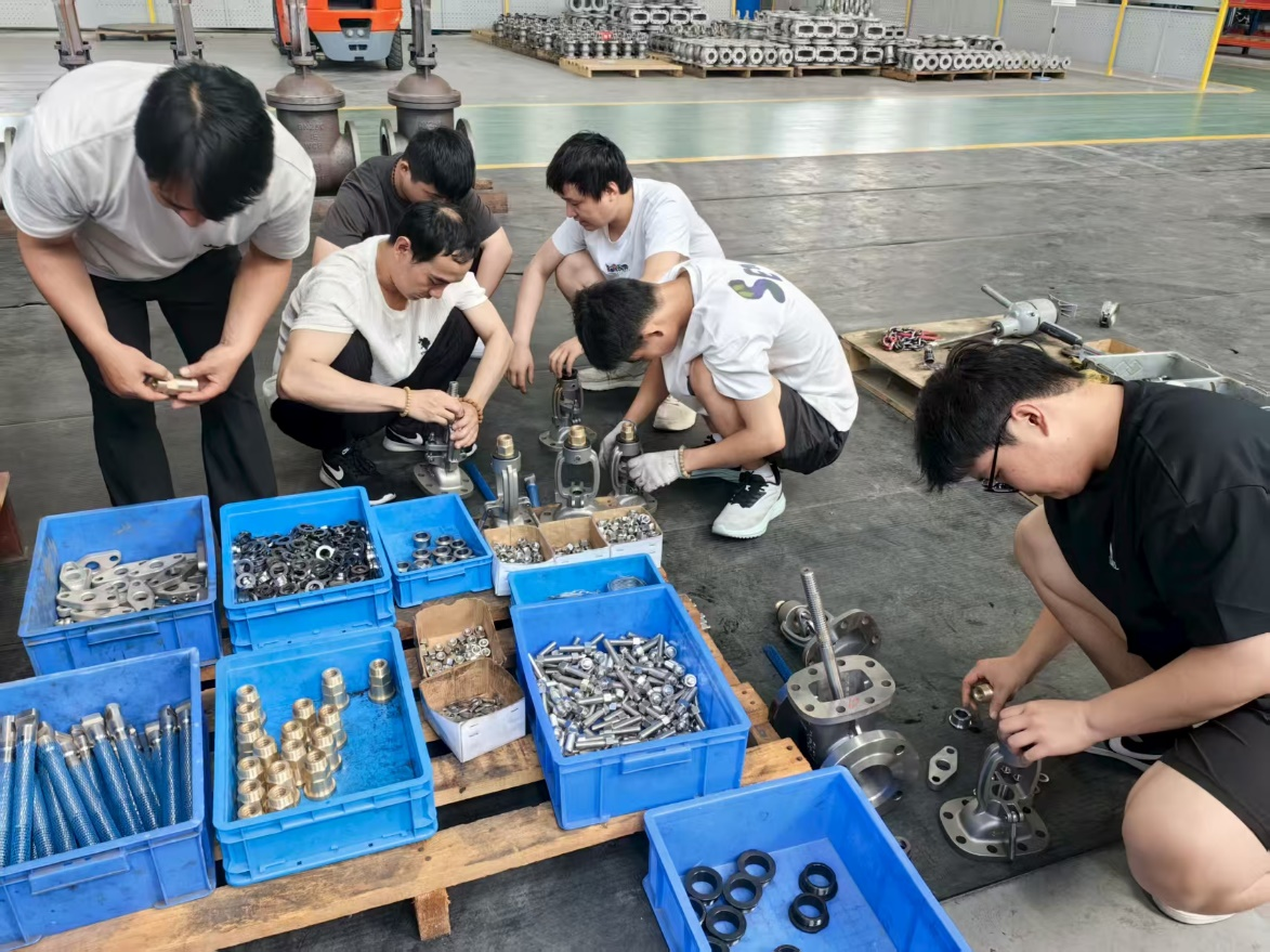 安徽大众阀门集团助力省电力协会阀门维修培训 产教融合共筑技能高地(图3) 安徽大众阀门集团助力省电力协会阀门维修培训 产教融合共筑技能高地(图3)