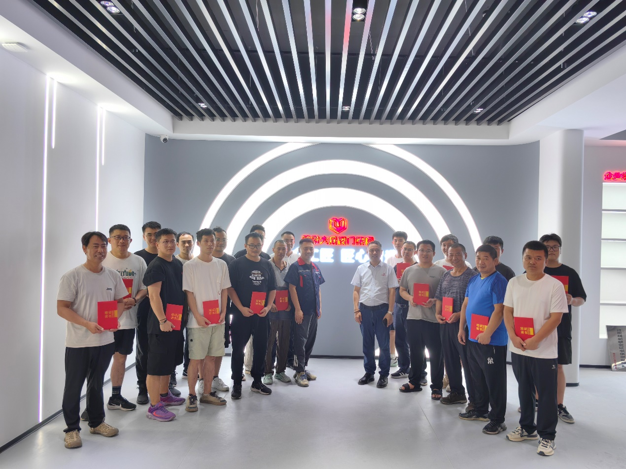 安徽大众阀门集团助力省电力协会阀门维修培训 产教融合共筑技能高地(图4) 安徽大众阀门集团助力省电力协会阀门维修培训 产教融合共筑技能高地(图4)