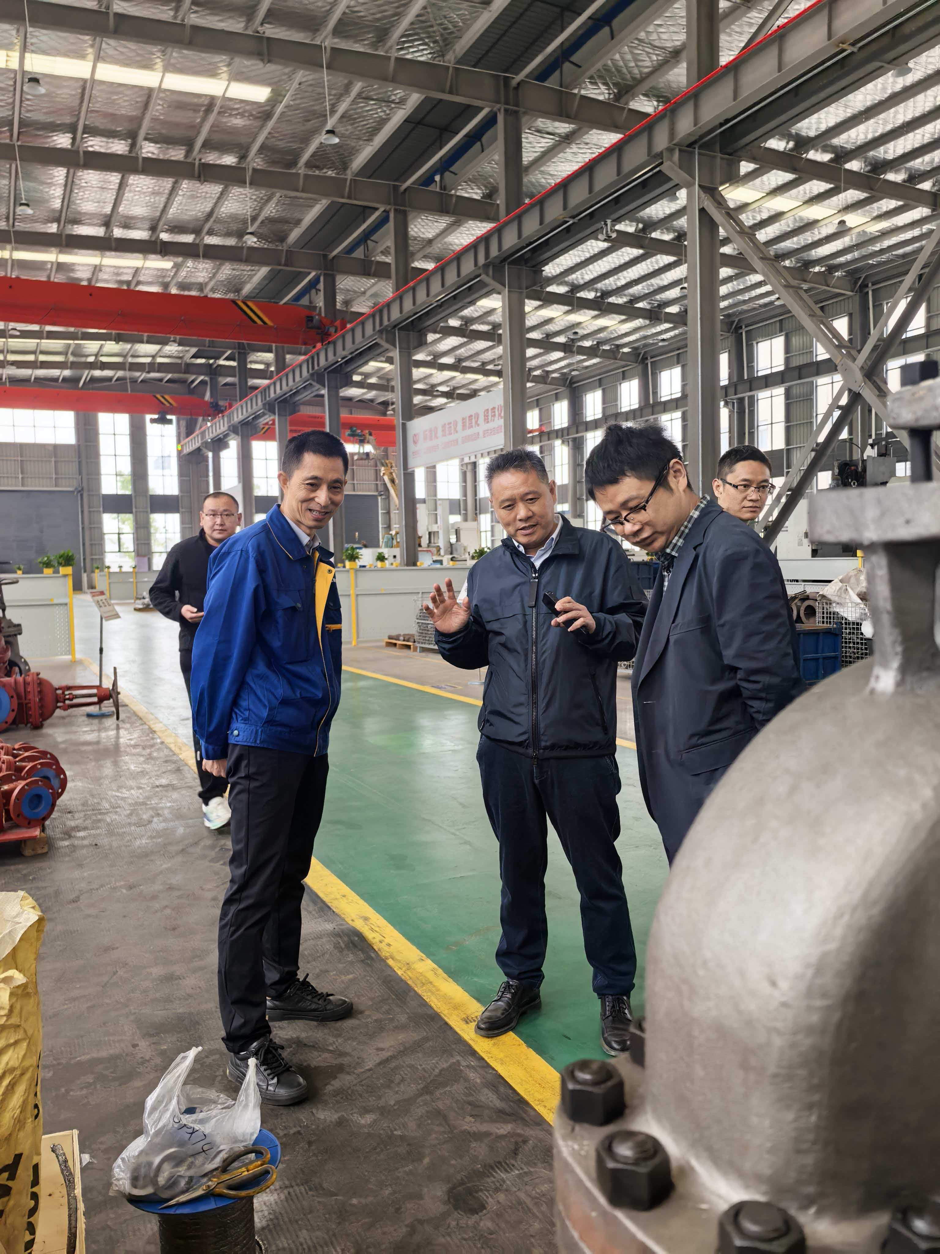 应流集团专家组一行到访大众阀门集团开展技术交流(图3)