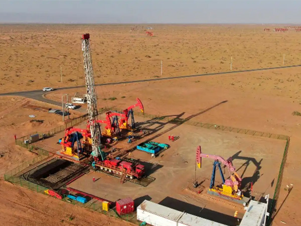 Breakthrough in production profile logging at Bayan Oilfield, North China Oilfield(图1)